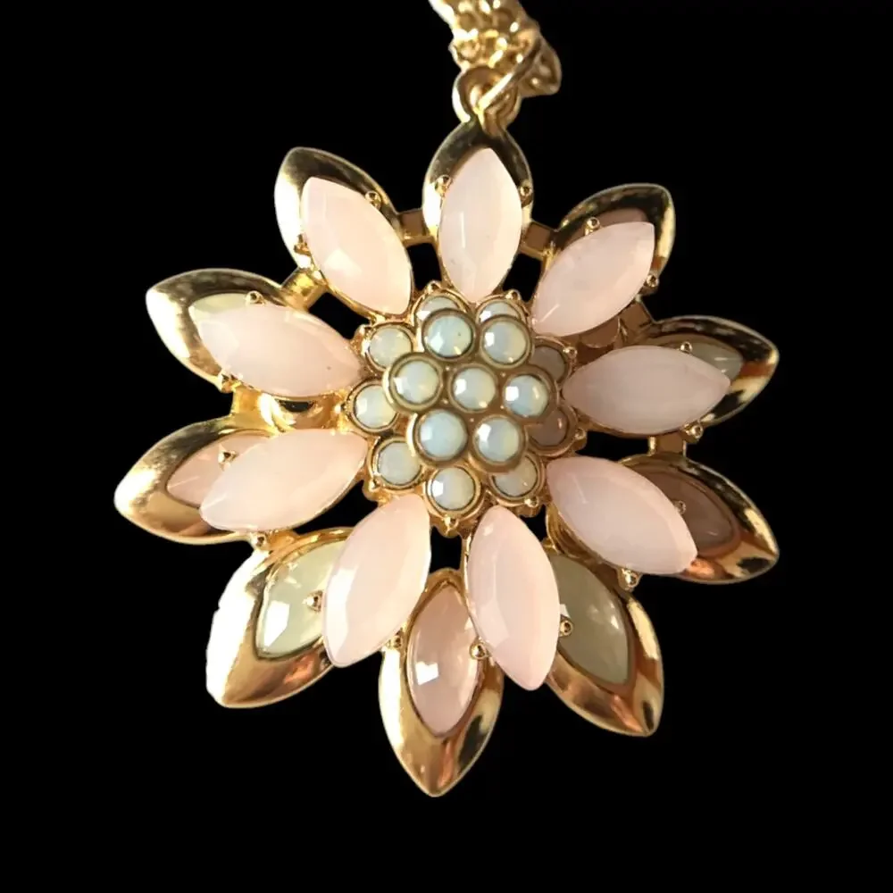 Bright gold tone pastel pink flower pendant necklace